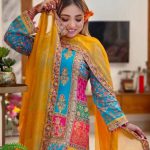 গুজরাতি ডিজিটাল মিল প্রিন্টের কাজ করা থ্রি পিস।